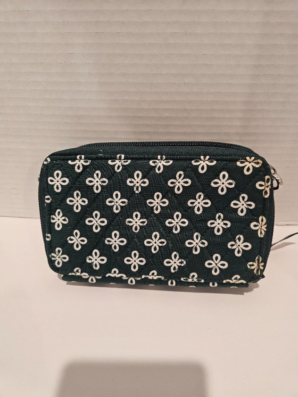 Vera Bradley RFID All in One Crossbody Mini Concerto Oregon Wallet Wristlet - Picture 2 of 13